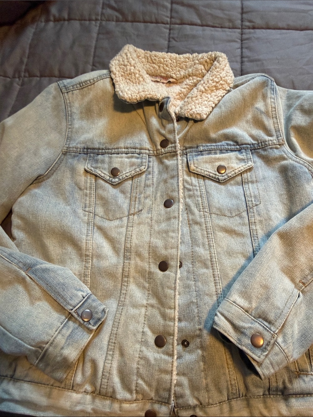 Highway Jeans Light Wash Denim Jacket with Cream Sherpa Collar